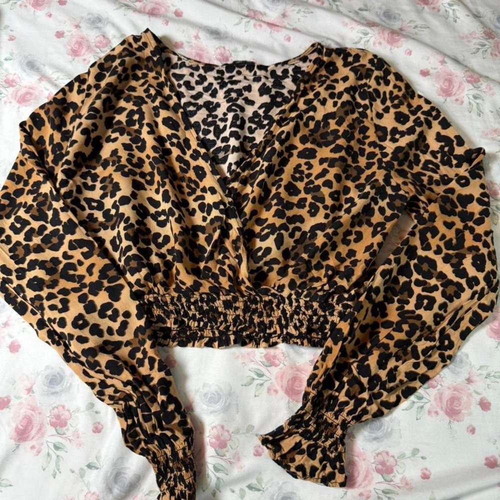 Heart Hips Leopard Print Crop Top Smocked Waist Balloon Sleeve M